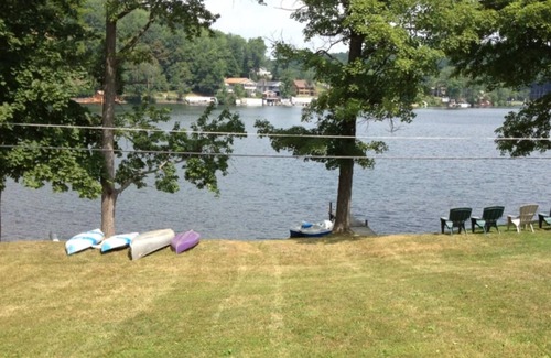 Brackney House | 5 Bedroom Lake Home on Quaker Lake!