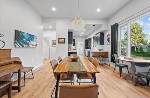 Eagle House | 5 Bedroom - Located in Old Town Eagle