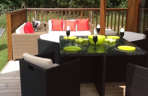Tillicoultry Apartment | 5 bedroom luxury lodge with private hot tub, unobstructed views, large gardens, barbecue area and fr