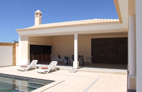 Sesmarias Villa | 5 Bedroom Luxury Villa with Private Heated Pool. Air Con & WIFI