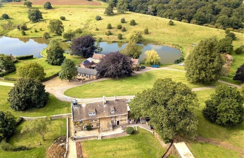 Croxton Kerrial Cottage | 5 bedroom Manor with idyllic countryside views