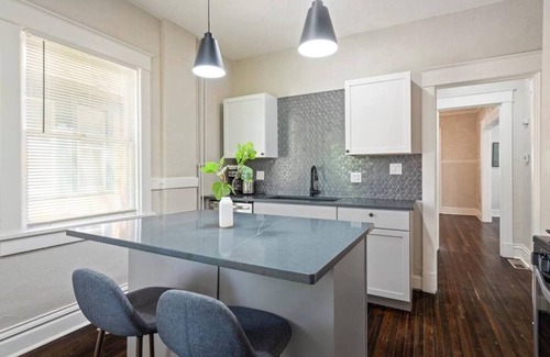 Kansas City House | 5 Bedroom! -Middle of KC