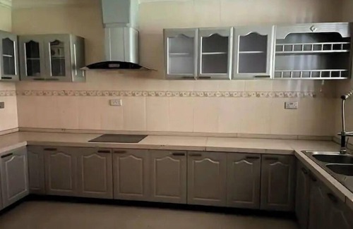 Adenta House | 5-Bedroom Residential home in Adenta.