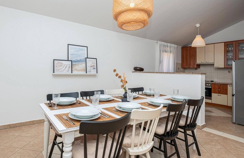 Lovrec House | 5 bedroom stunning home in Lovrec