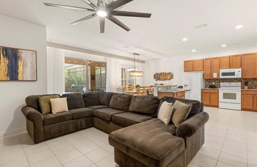 Bellavida House | 5 Bedrooms/3.5 Bathrooms/Bella Vida (361 LF)