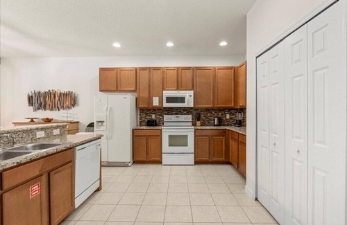 Bellavida House | 5 Bedrooms/3.5 Bathrooms/Bella Vida (361 LF)