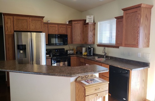 Summerset House | 5 bedrooms, covered deck, whirlpool tub and full access to the Black Hills