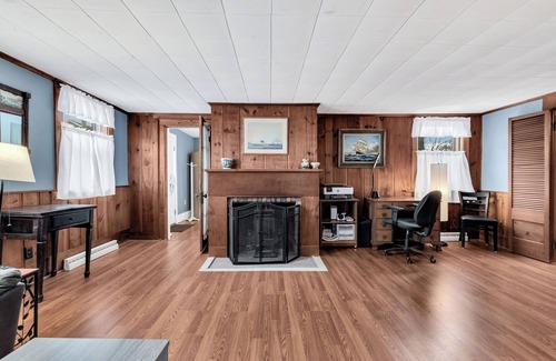 Mattapoisett House | 5 Blocks to Beach+Town, Stocked Kitchen, Cozy Beds