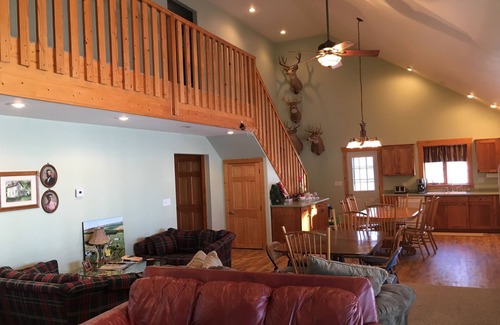 Watertown House | 5 BR/2.5 BA Hunting & Fishing Lodge