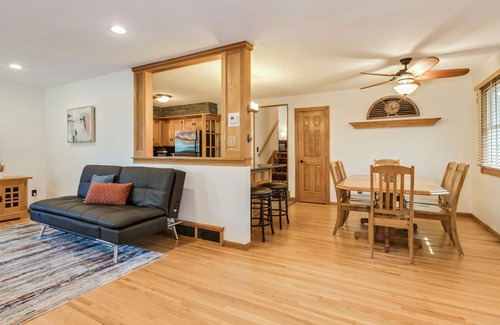 Columbia Heights House | 5 BR+ Yard. Close drive to New Brighton, Roseville, Shoreview