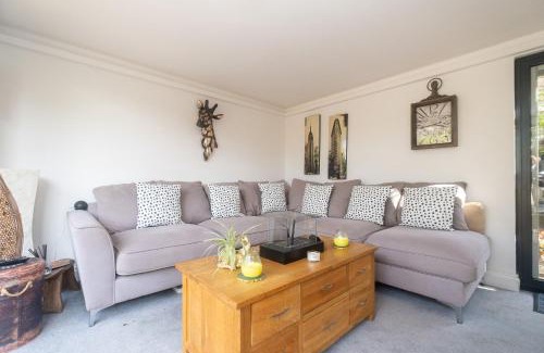 Knodishall House | 5 Burrells Cottages