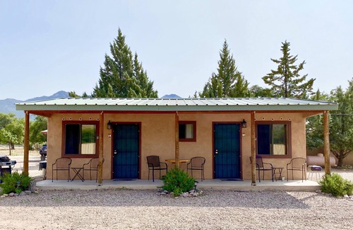 Glenwood House | #5 Casita Victorio at the Catwalk, 1 BdRm Casita Kitchentte