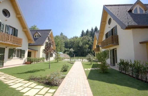 Coreglia Antelminelli House | 5 chalets with private pool. Pets welcome