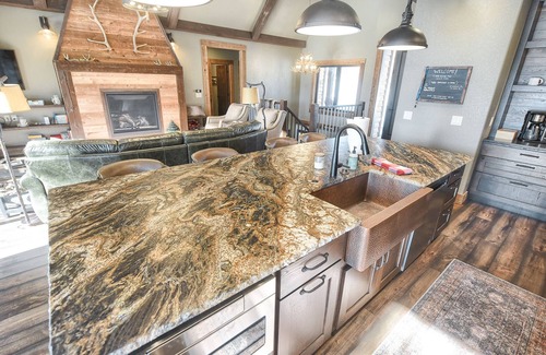 Lead Cabin | 5 En Suites for all Bedrooms! , 3720 Sq. Ft., Hot Tub, Fully Custom! Clubouse