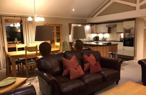 Balloch Cabin | 5* Luxury Lodge Cameron House Loch Lomond Views week 1 only from 30th Dec