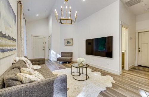 Redmond House | 5 Mi to Chateau Ste Michelle Creekside Escape!
