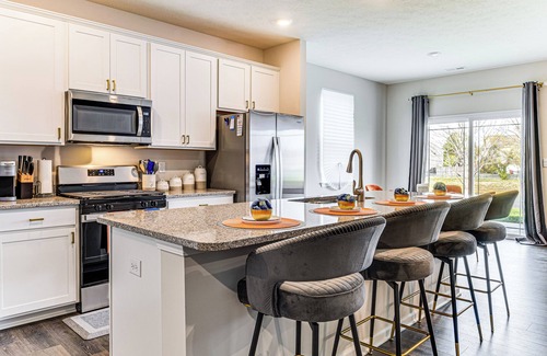 Maxwell House | 5 Mi to Fort Harrison: Home w/Pool Access!