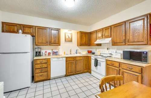 Hutchinson Apartment | 5 Mi to Hutchinson Attractions Cozy Apt