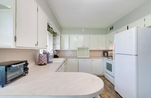 Wichita House | 5 Mi to Zoo Family Retreat in Wichita!