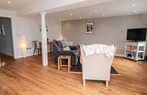 Tweedmouth Cottage | 5 MILL WHARF, romantic, country holiday cottage in Berwick-Upon-Tweed