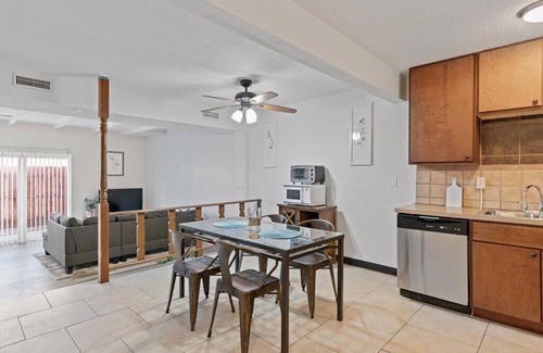 Airport Township House | 5 Min from Airport, Clse to Hopsitls