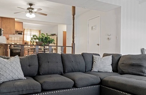 Airport Township House | 5 Min from Airport, Clse to Hopsitls