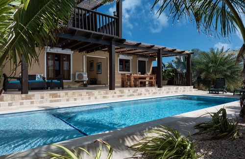 Sero Colorado Villa | 5 Min walk to Baby Beach! - Secluded Villa