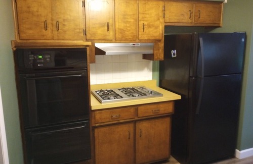 Muncie House | 5 min walk to BSU Campus - Quiet Neighborhood