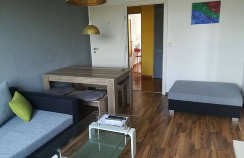 Zwenkau Apartment | 5 min zum See 30 min mit dem Auto zu Belanitis 35 min mit dem Auto Nach Leipzig