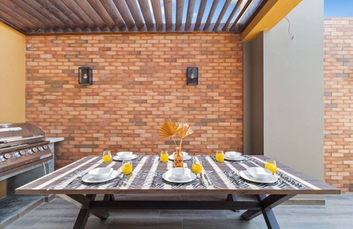 Boroncana Apartment | 5 Mins from Ritz & Beach at Porta Al Sole 3 by Bocobay