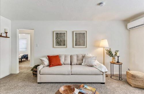 Bountiful Apartment | 5 Mins off i15 Pickle Ball Courts Close By