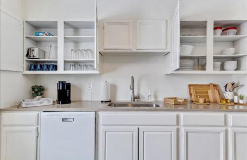 Bountiful Apartment | 5 Mins off i15 Pickle Ball Courts Close By