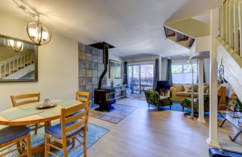 Downtown Condo | 5 mins to Pearl Street Mall and 1 min walk to gorgeous trails!