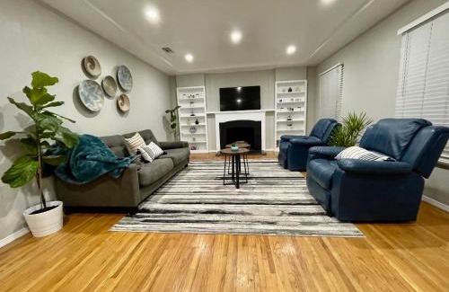 Monrovia House | 5 Mins Walk To Oldtown Monrovia Cozy 4 Br Home