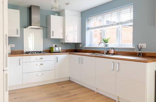 Bicester House | 5-minute walk to Bicester Outlet Village