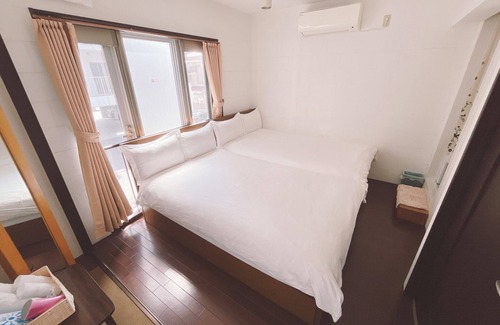 Kita House | 5 minutes by train, 10 minutes by JR/10 minutes from Umeda 5 minutes/9 minutes by Namba/7 minutes by Shintobashi/45 minutes by Kyoto/private safety bath/wifi
