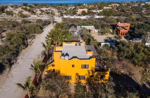 Buenos Aires House | 5 Minutes to Downtown Los Barriles, Walk to Beach
