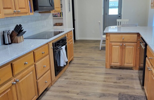 Wichita Falls House | 5 minutes to MSU and local shopping. Family friendly, mature trees, quite street
