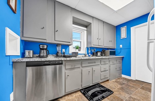 Athol Springs Apartment | 5 minutes to the beach Free Parking & Free WiFi