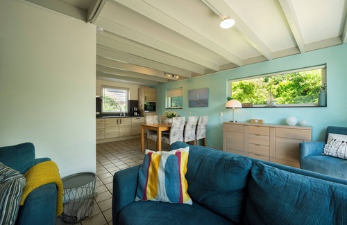 Wolphaartsdijk House | 5 Minutes' walk from the beach on Lake Veere, child-friendly and a nice garden