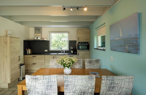 Wolphaartsdijk House | 5 Minutes' walk from the beach on Lake Veere, child-friendly and a nice garden