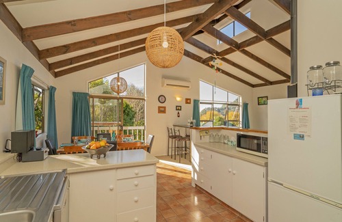 Tairua House | 5 o'clock Somewhere - Tairua Holiday Home
