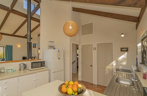 Tairua House | 5 o'clock Somewhere - Tairua Holiday Home
