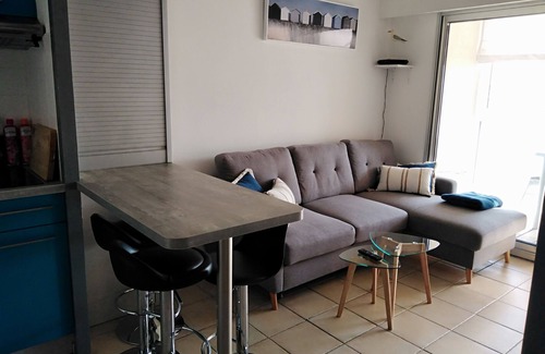 Longeville-sur-Mer Apartment | 5-person apartment with sea view at the foot of the beach