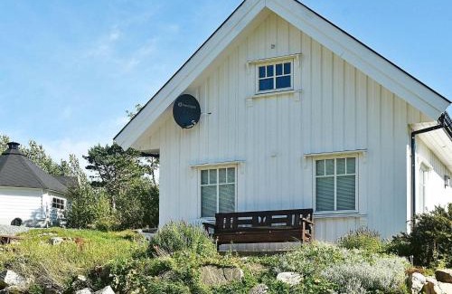 Oksvoll House | 5 person holiday home in Oksvoll