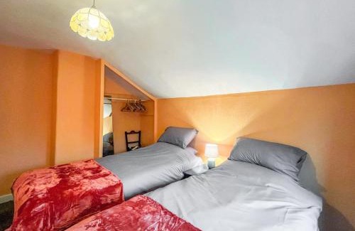 Sandhurst House | 5 Rose Cottages