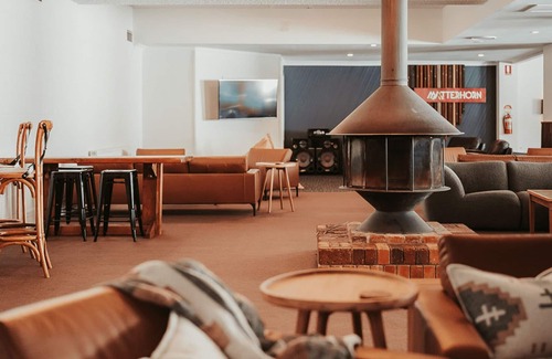 Perisher Valley Hotel | 5 Share - 5 Share Room - Mt Perisher Views