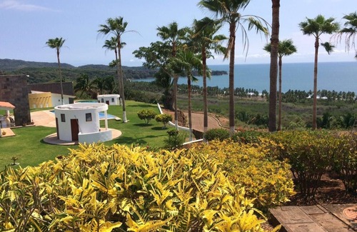 Santa Cruz Villa | #5 Shared Pool, 3 Bedroom/3 Bathroom, Private beach ramada WIFI SKY