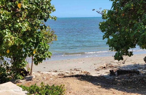 Portmore Apartment | 5 star by the sea (oceanview)