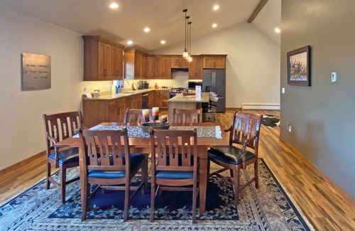 McAllister House | 5 Star - Golden Eagle Loft
